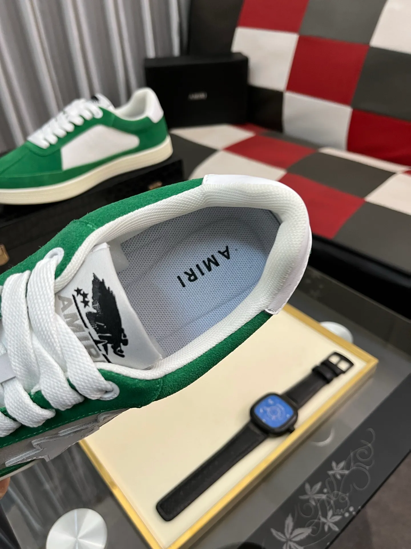 Men's shoes 💰420⌚️⌚️《AMIR*》New men's low-top casual sports sneakers bone shoes, another pair of irresistible bone shoes. Bone shoes are one of AMIRI's most popular items. They use first-layer cowhide uppers. The side bones are made of two cowhide laminations. They have a three-dimensional feel. The leather incisions are all oil-edged. Contrasting color design. Simple style. Fashionable sports. Customized metal LOGO nameplate to embellish shoelaces. Exclusive control of top version. Supports comparison. Breathable mesh lining Original rubber outsole A must-have item for daily leisure Suitable for various occasions Check it out if you are looking for high quality Super cool uppers Size: 38-445️⃣ Colors available